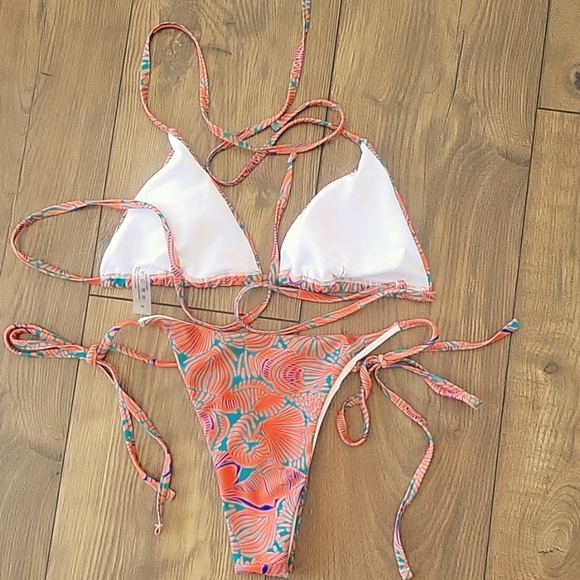 SHEIN GREEN AND ORANGE CHEEKY BIKINI SET, SIZE SMALL - Picture 2 of 3